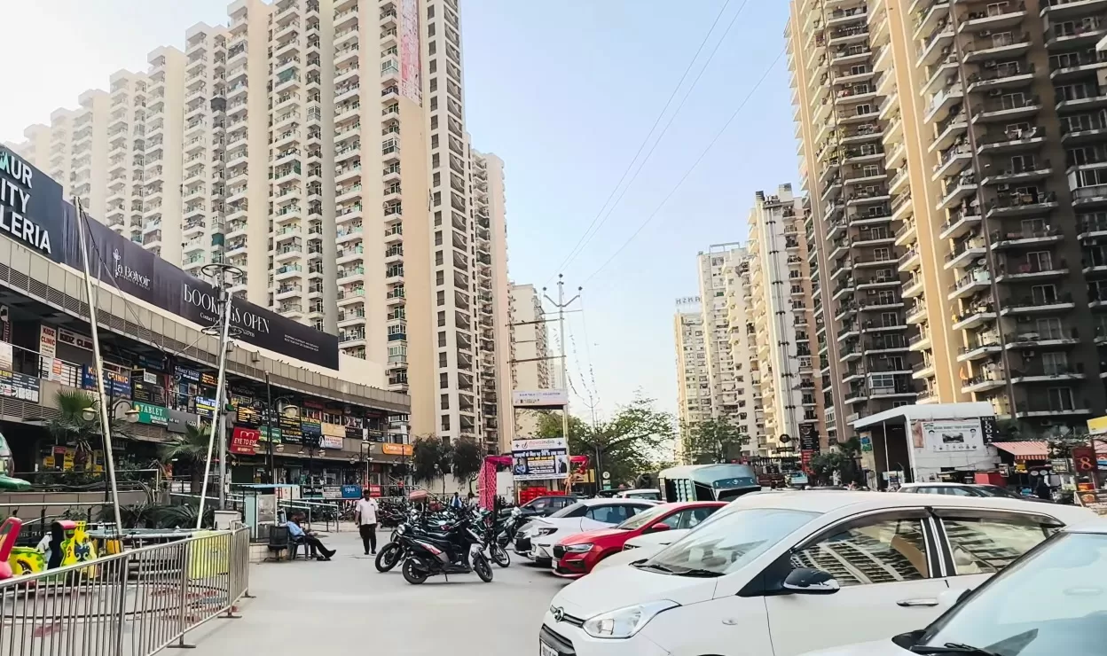 Gaur City 6th Avenue Resale Apartments Greater Noida West