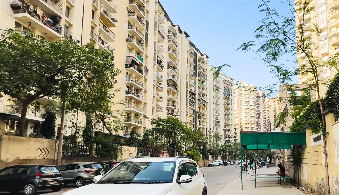 Gaur City Resale Residential Flats